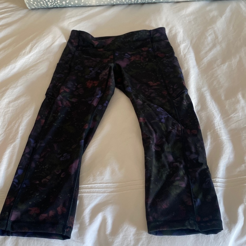 Lululemon black floral align high rise crop leggings size 4